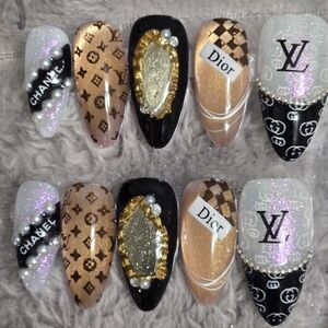 Luxury Designer-Inspired Press-on Nail Set - Black, Gold, Rose Gold, White